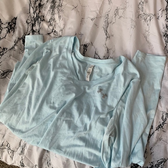 Under Armour long sleeve - Picture 2 of 3